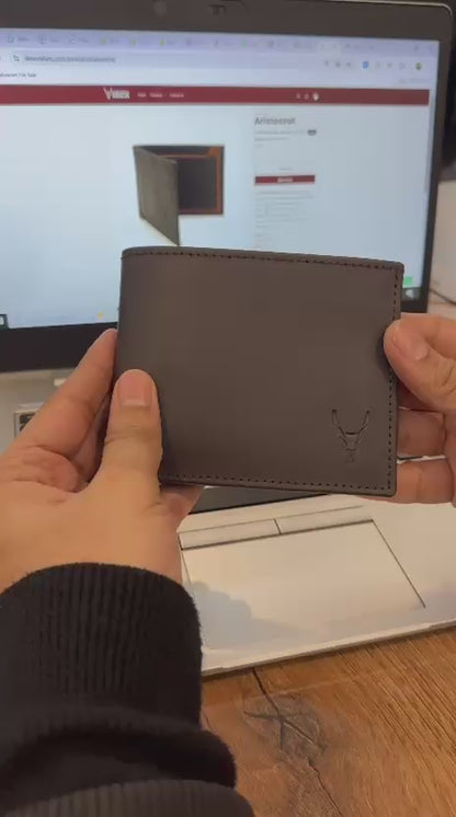 Aristocrat (3 Colors)